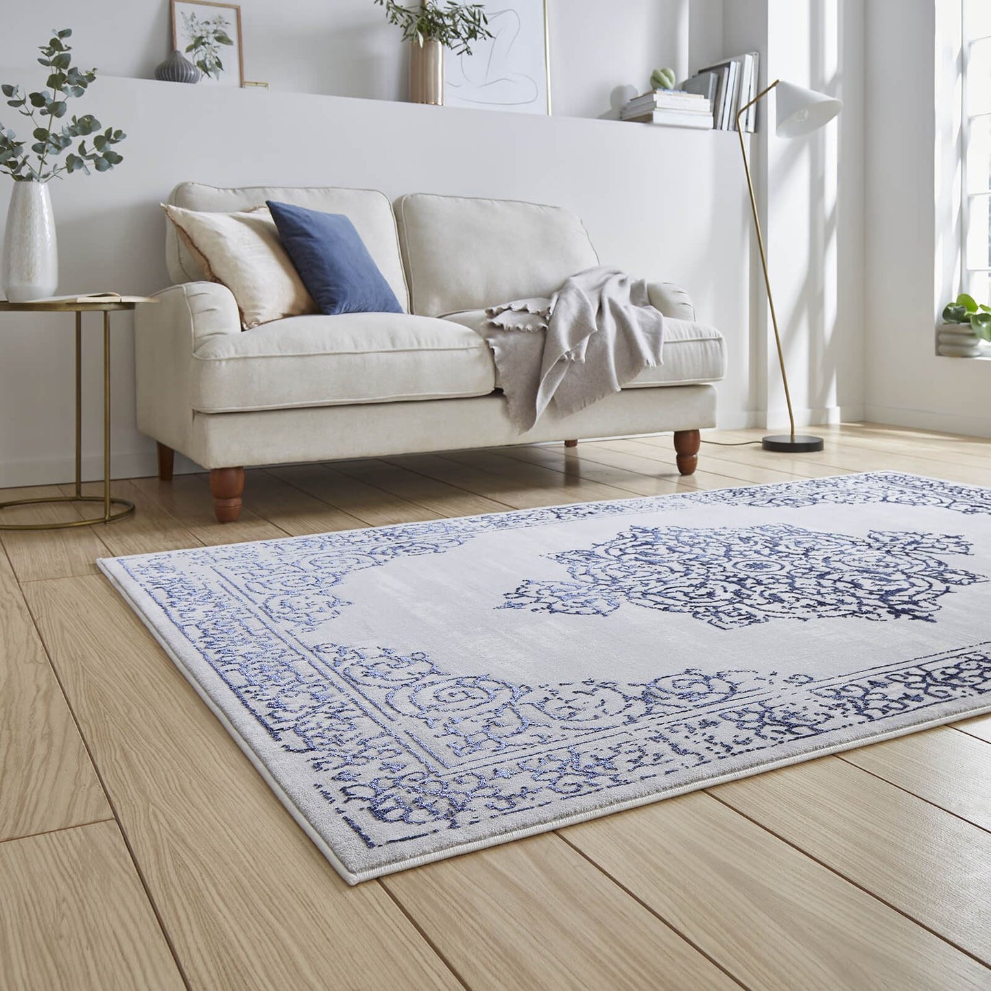 Artemis B9076A Blue / Silver Traditional Rug