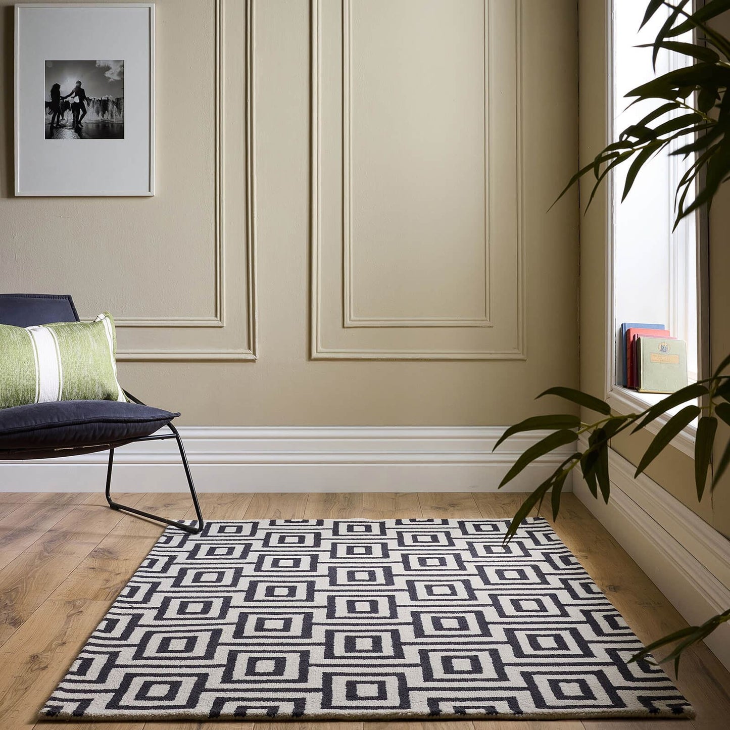 Origins Labyrinth Black White Rug