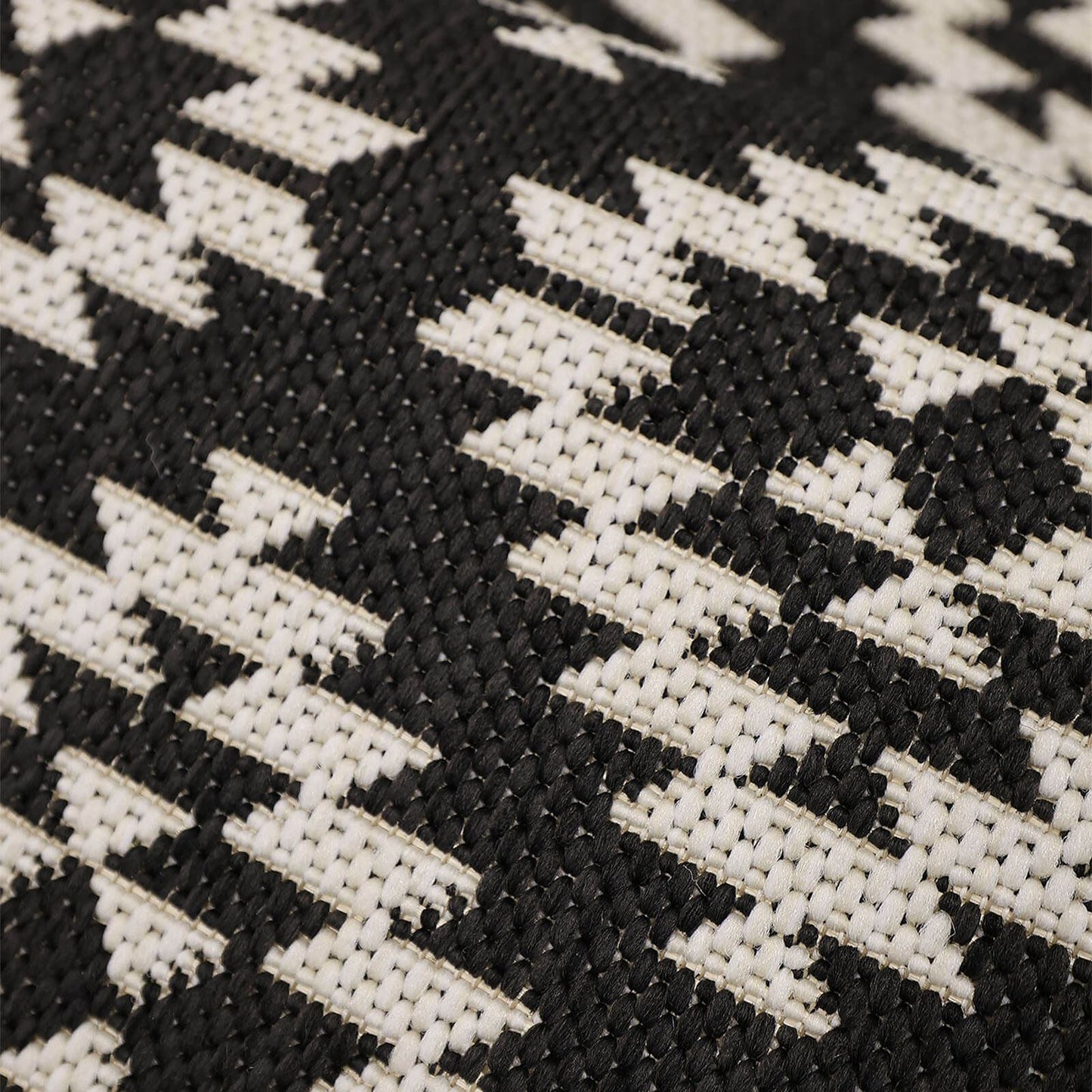County Genesis Black Rug