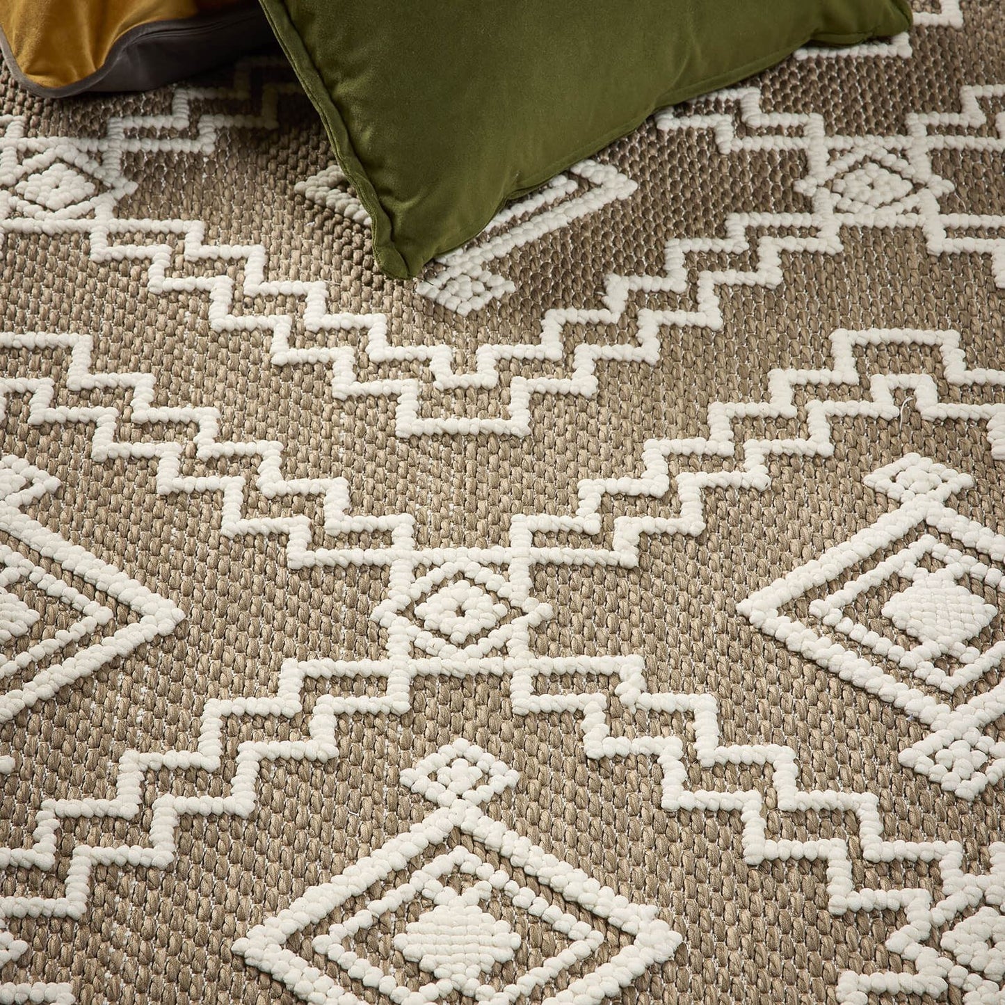 Origins Atlas Diamond Coffee Rug
