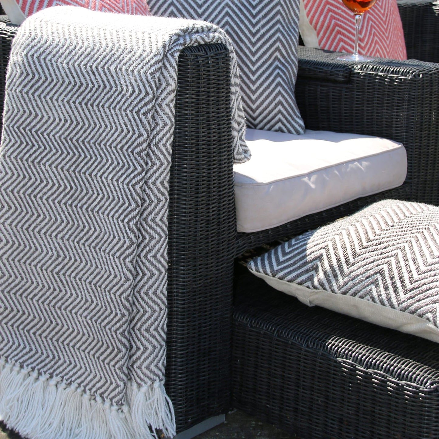 Hug Rug Woven Herringbone Throw Warm Grey 130X180 Rug