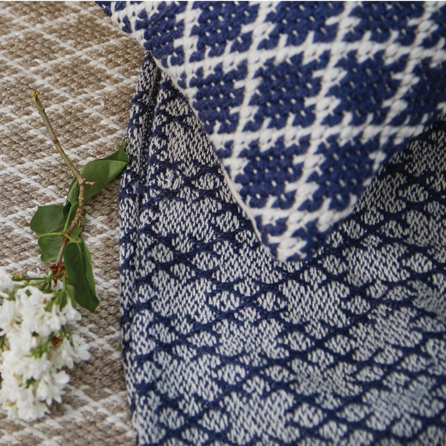 Hug Rug Woven Trellis Throw Navy 130X180 Rug