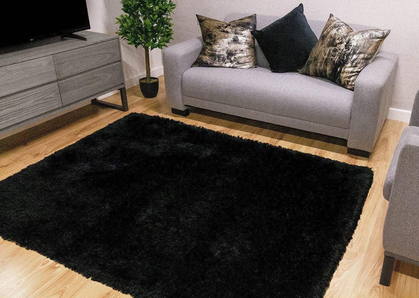 Mayfair Plain Black Rugs