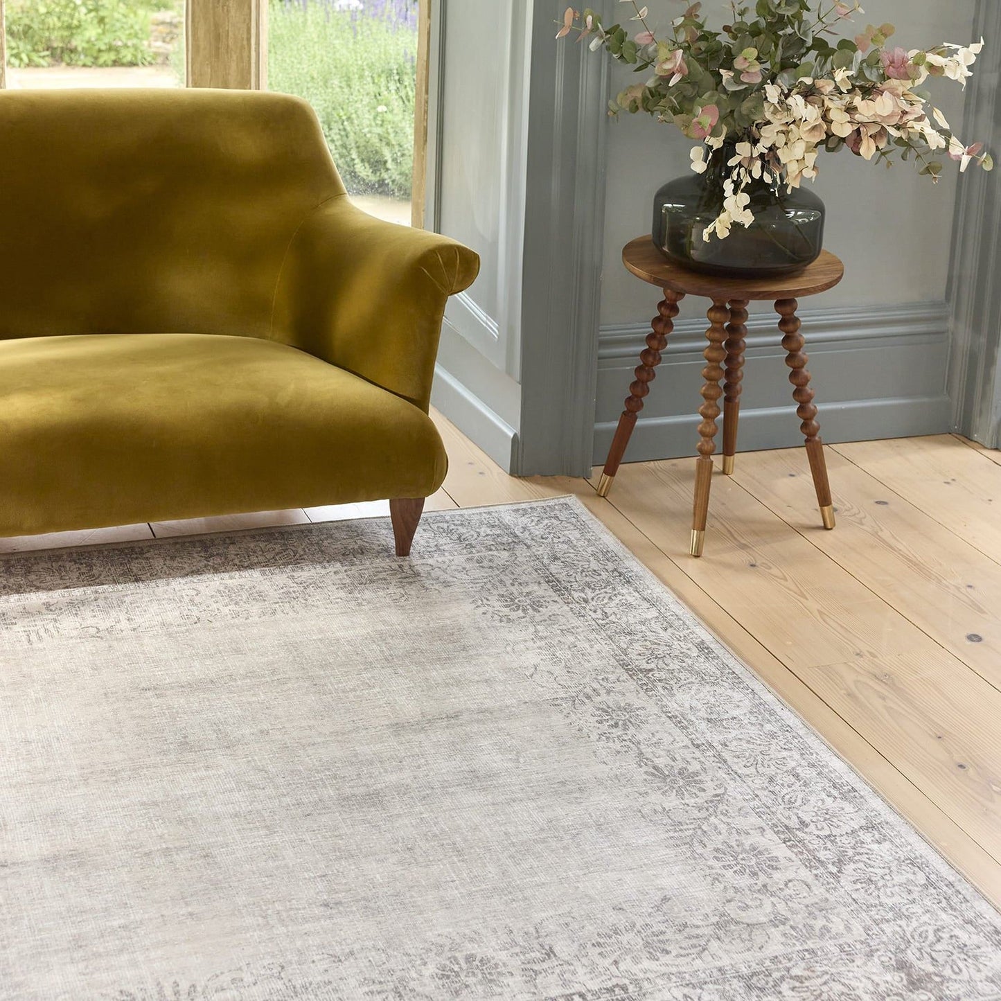 Hug Rug Eco-Washable Brocade Border Rug