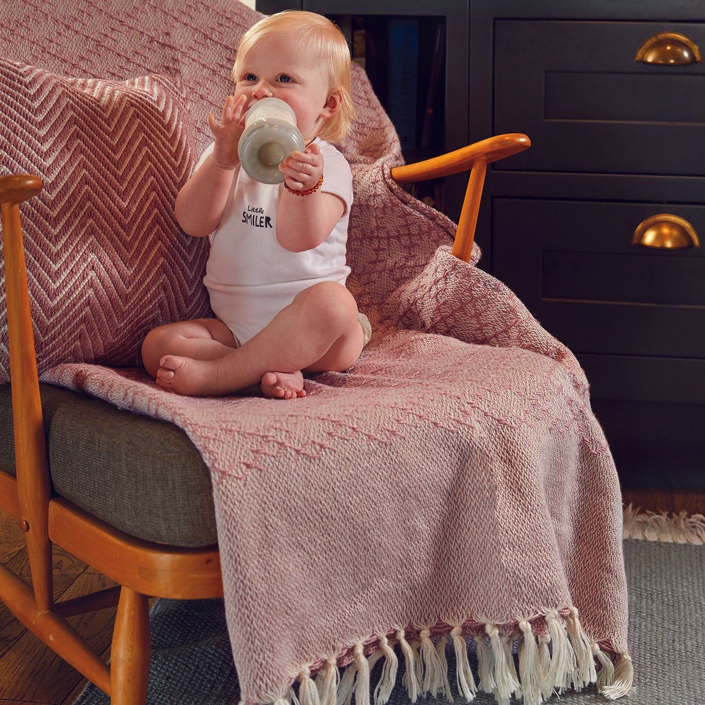 Hug Rug Woven Trellis Throw Coral Pink 130x180 Rug