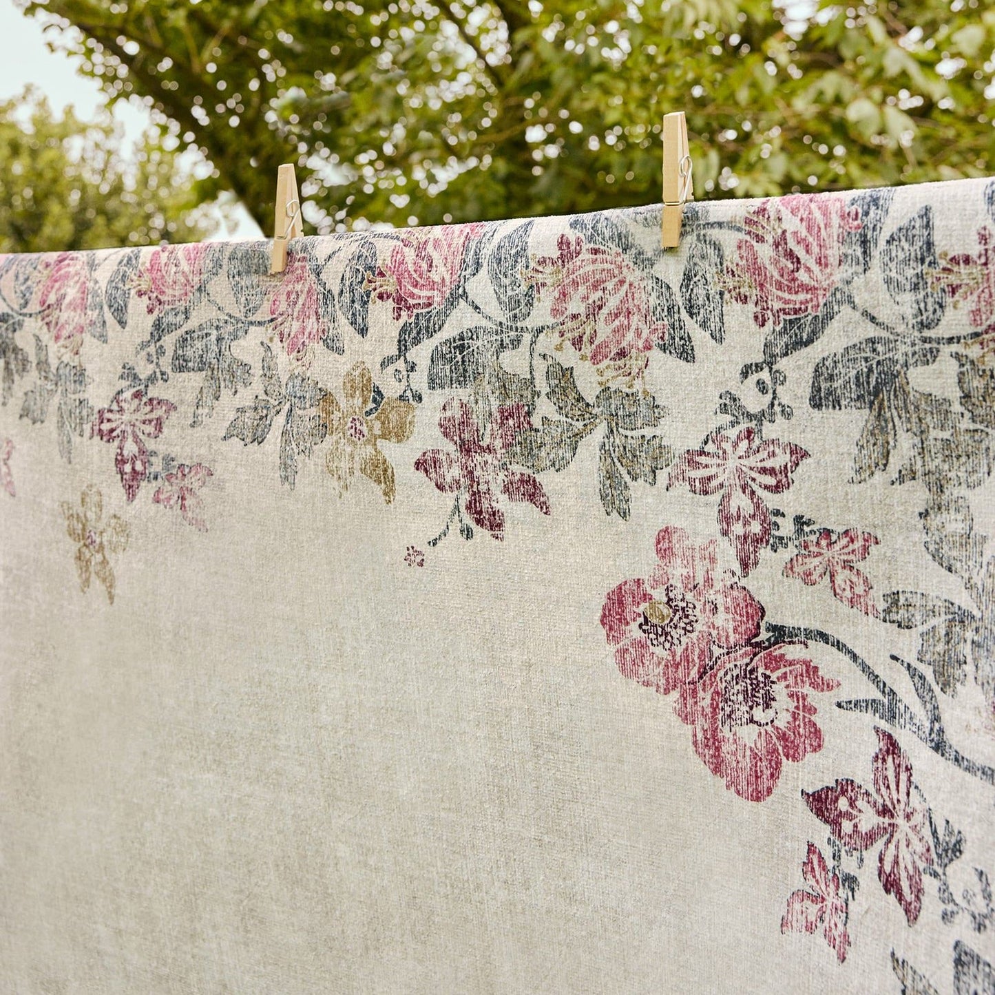 Hug Rug Eco-Washable Botanical Border Rug