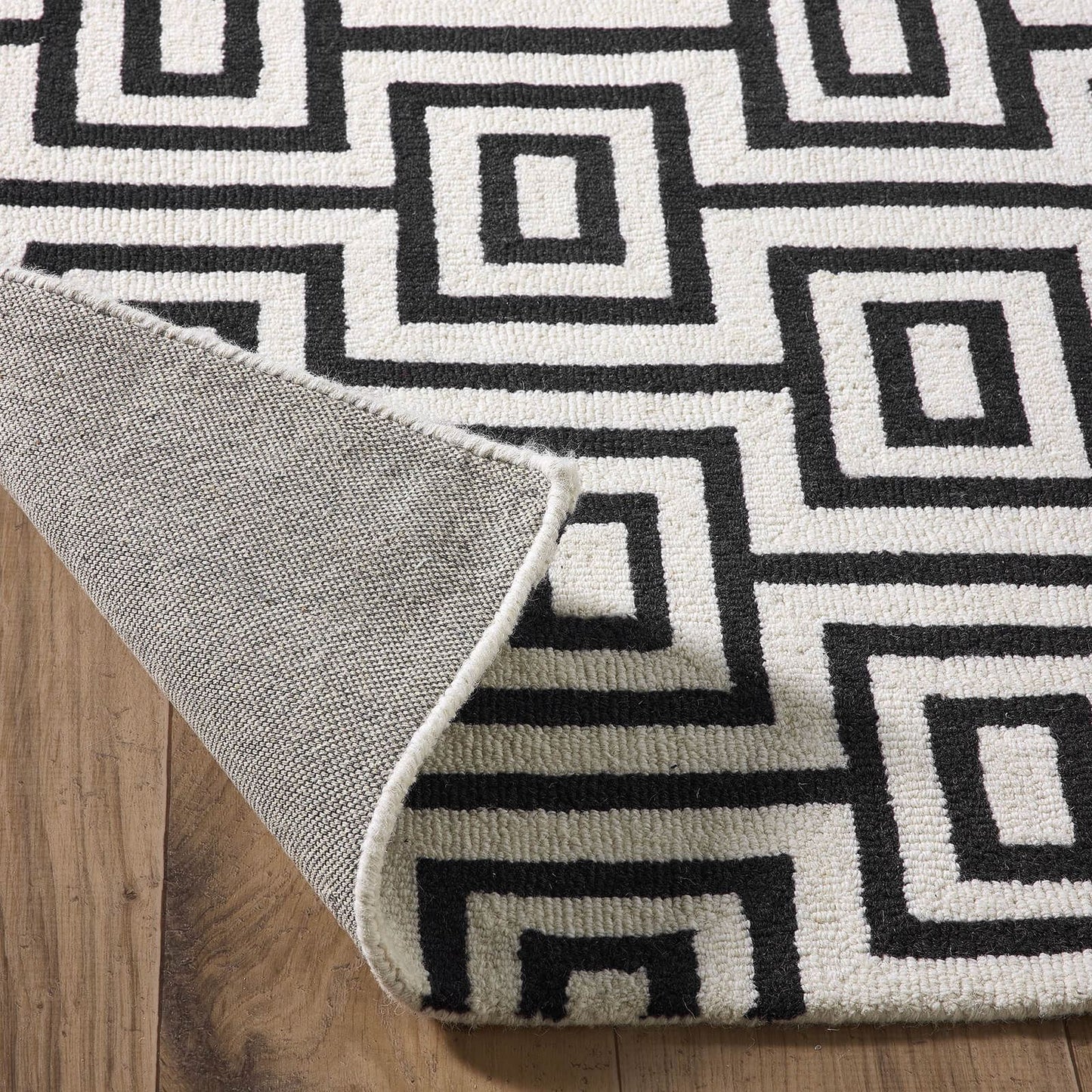 Origins Labyrinth Black White Rug