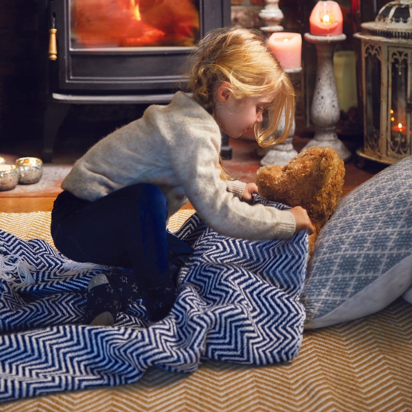 Hug Rug Woven Herringbone Throw Navy 130X180 Rug