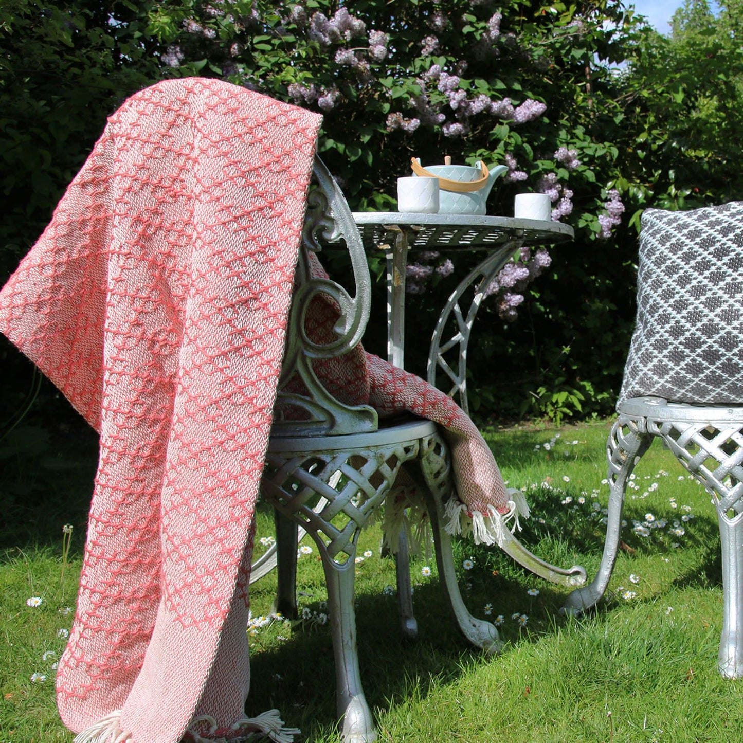 Hug Rug Woven Trellis Throw Coral Pink 130x180 Rug