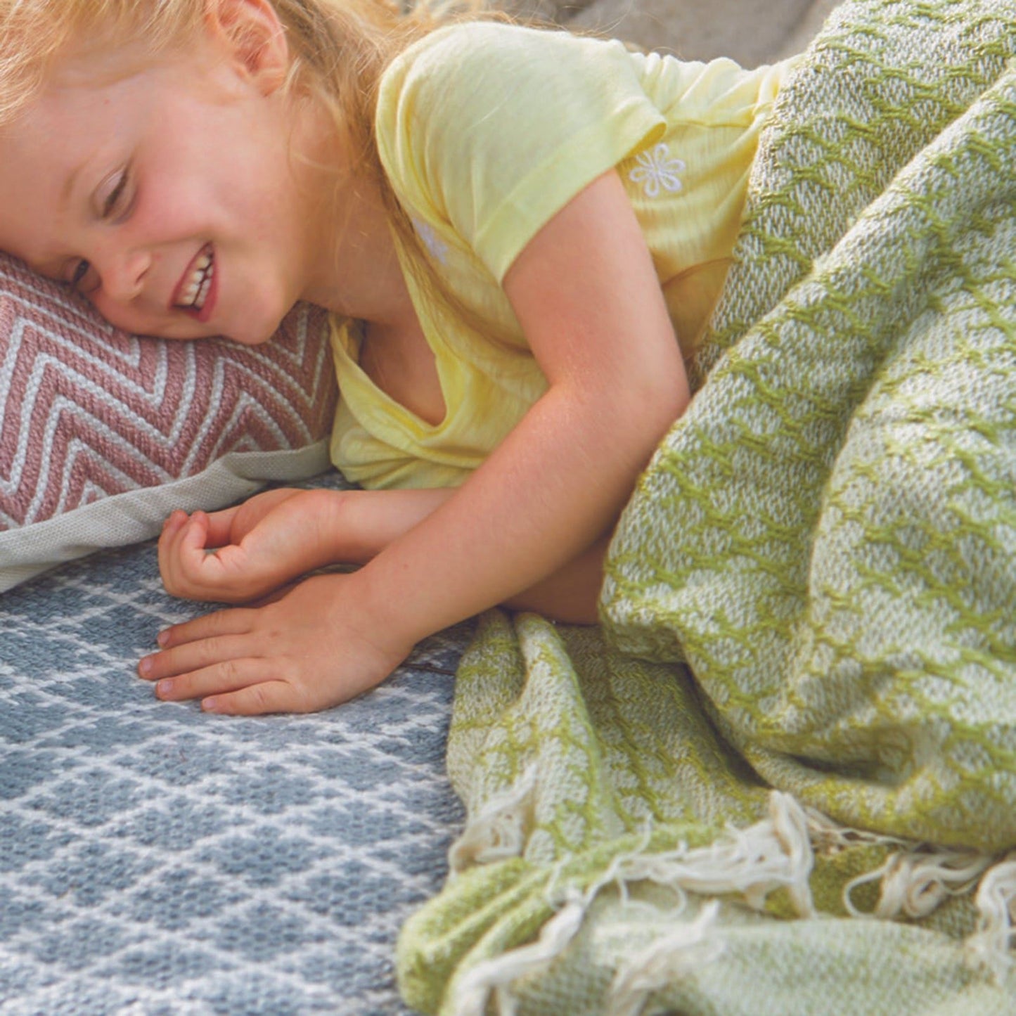 Hug Rug Woven Trellis Throw Green 130X180 Rug