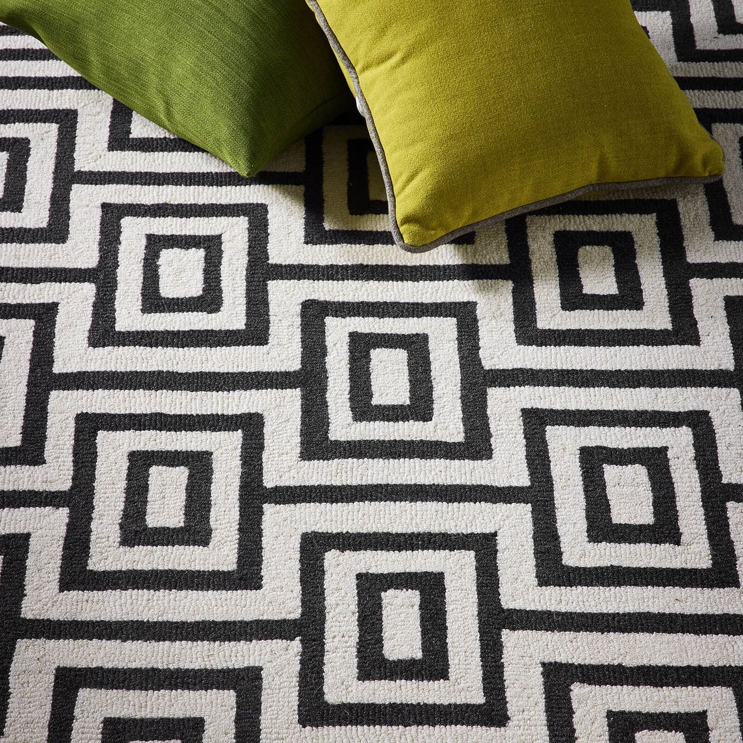 Origins Labyrinth Black White Rug
