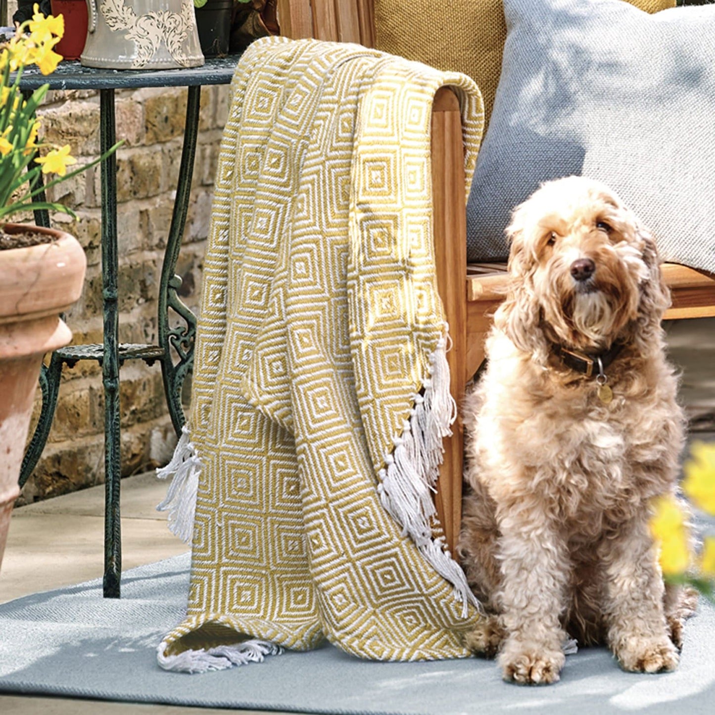 Hug Rug Woven Diamond Throw Gold 130X180 Rug