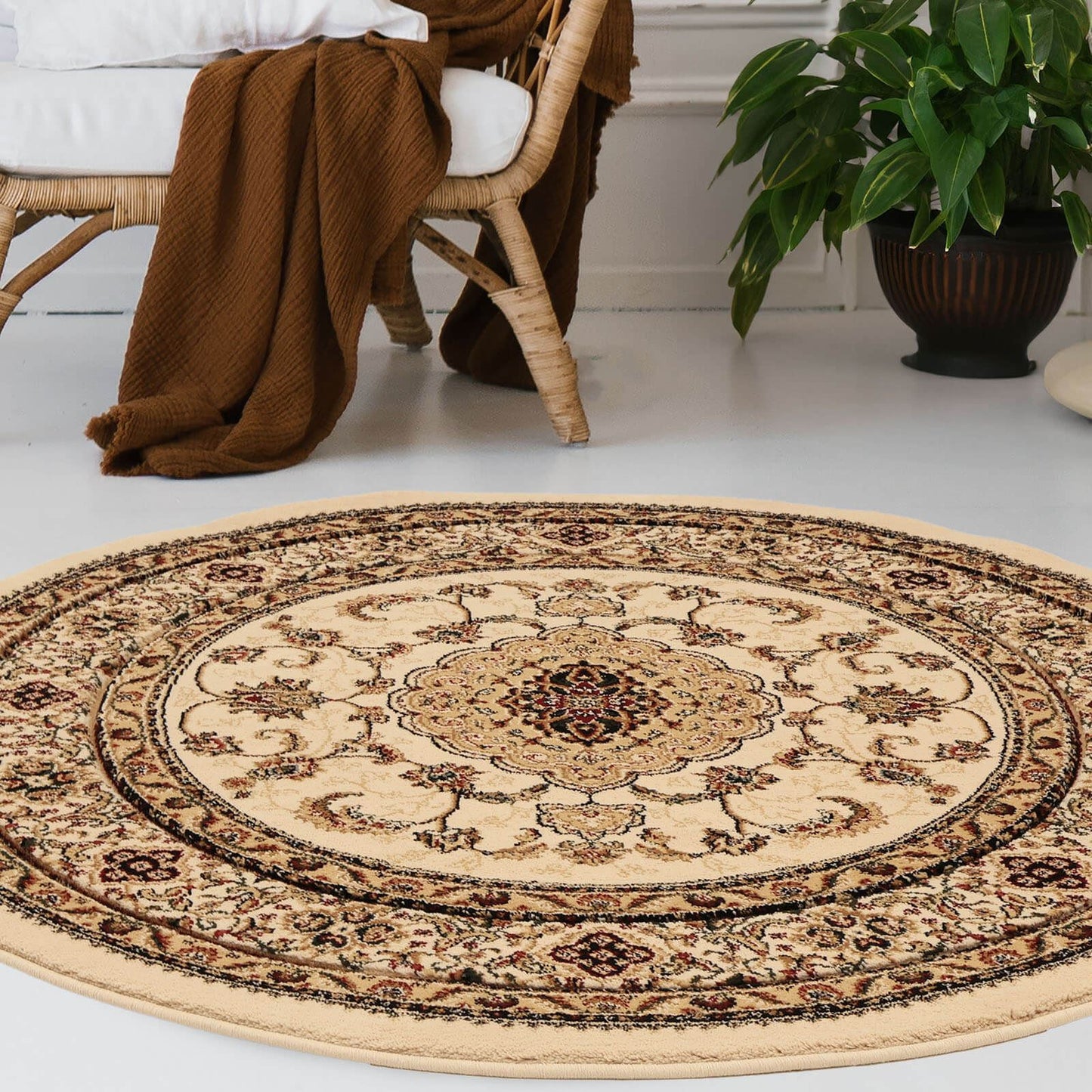 Victoria Traditional Cream Classical Rug