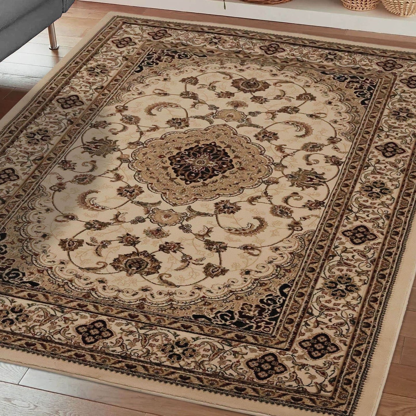 Victoria Traditional Cream Classical Rug
