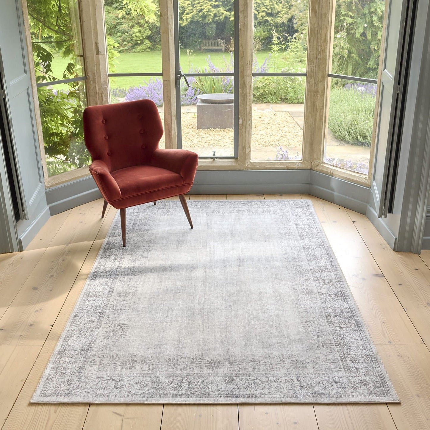 Hug Rug Eco-Washable Brocade Border Rug