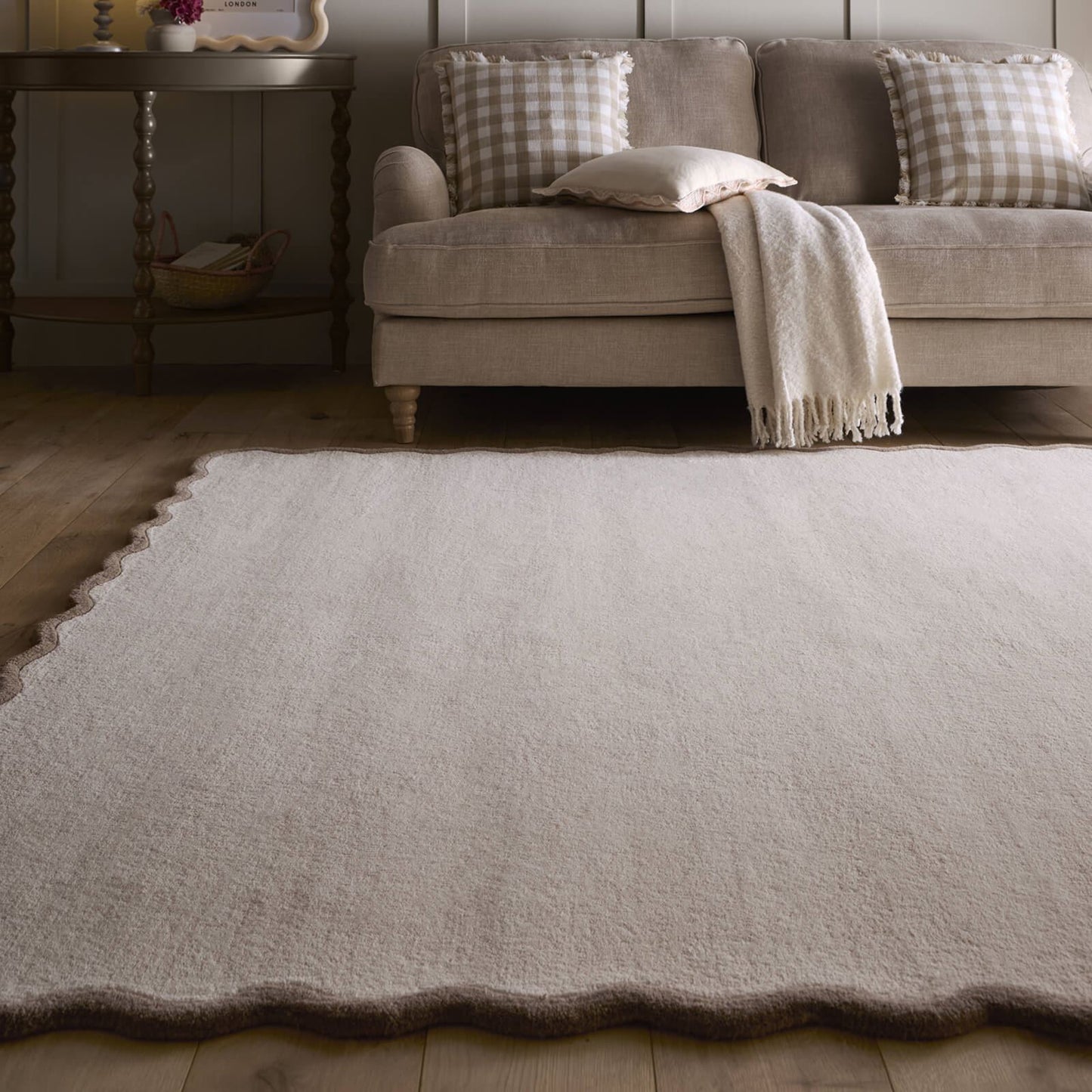 Origins Scalloped Elsie Natural/Brown Rug
