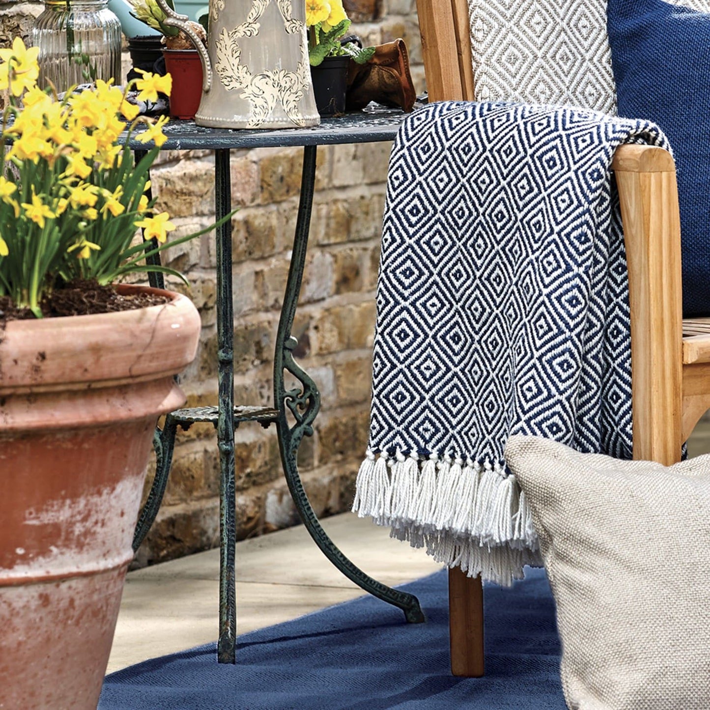 Hug Rug Woven Diamond Throw Navy 130X180 Rug