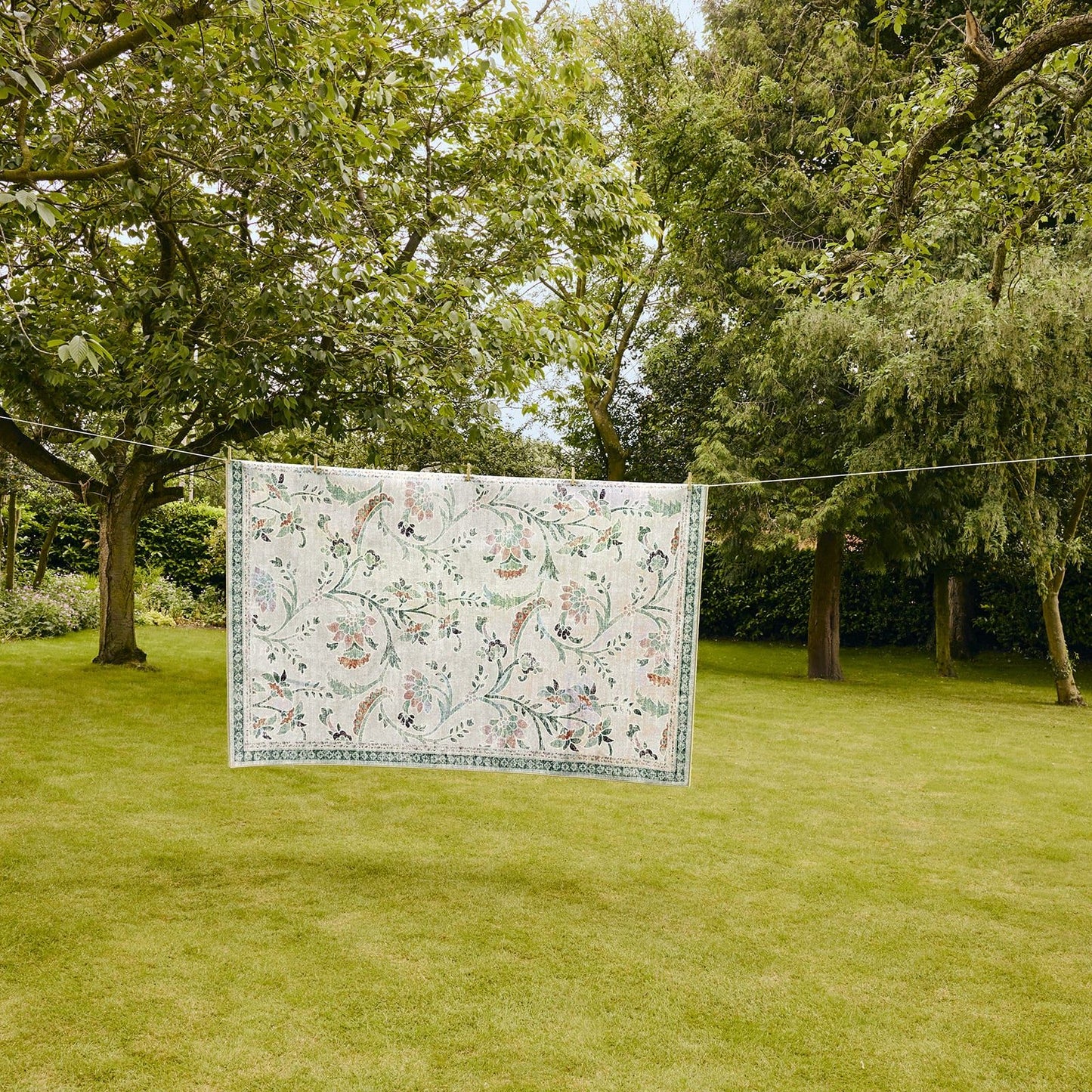 Hug Rug Eco-Washable English Floral Rug