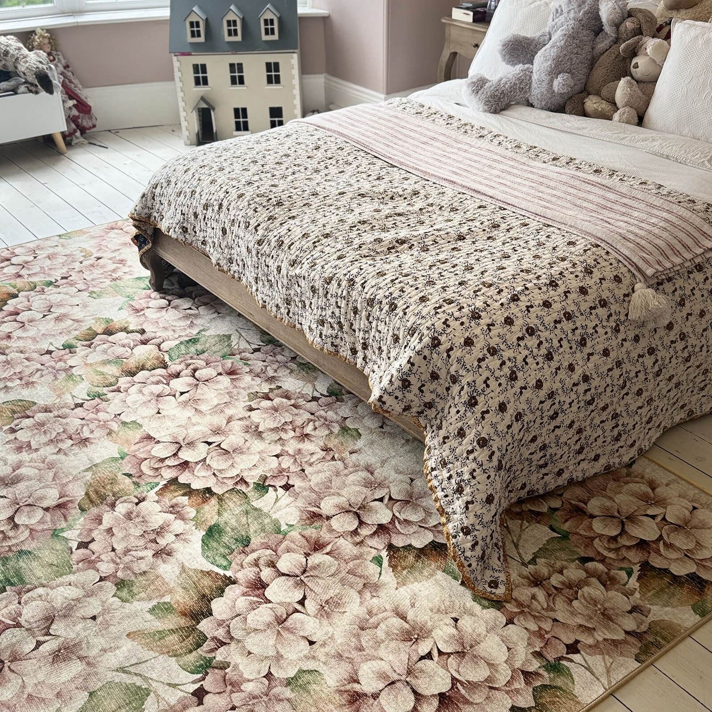Hug Rug Eco-Washable Wild Hydrangea