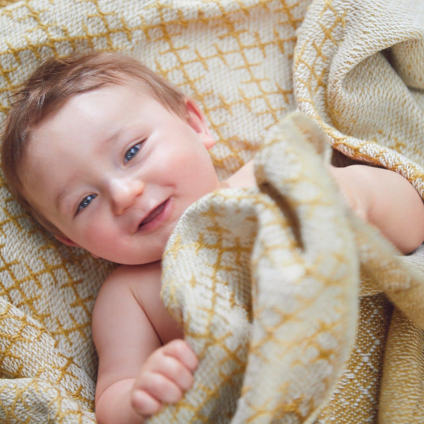 Hug Rug Woven Trellis Throw Gold 130X180 Rug