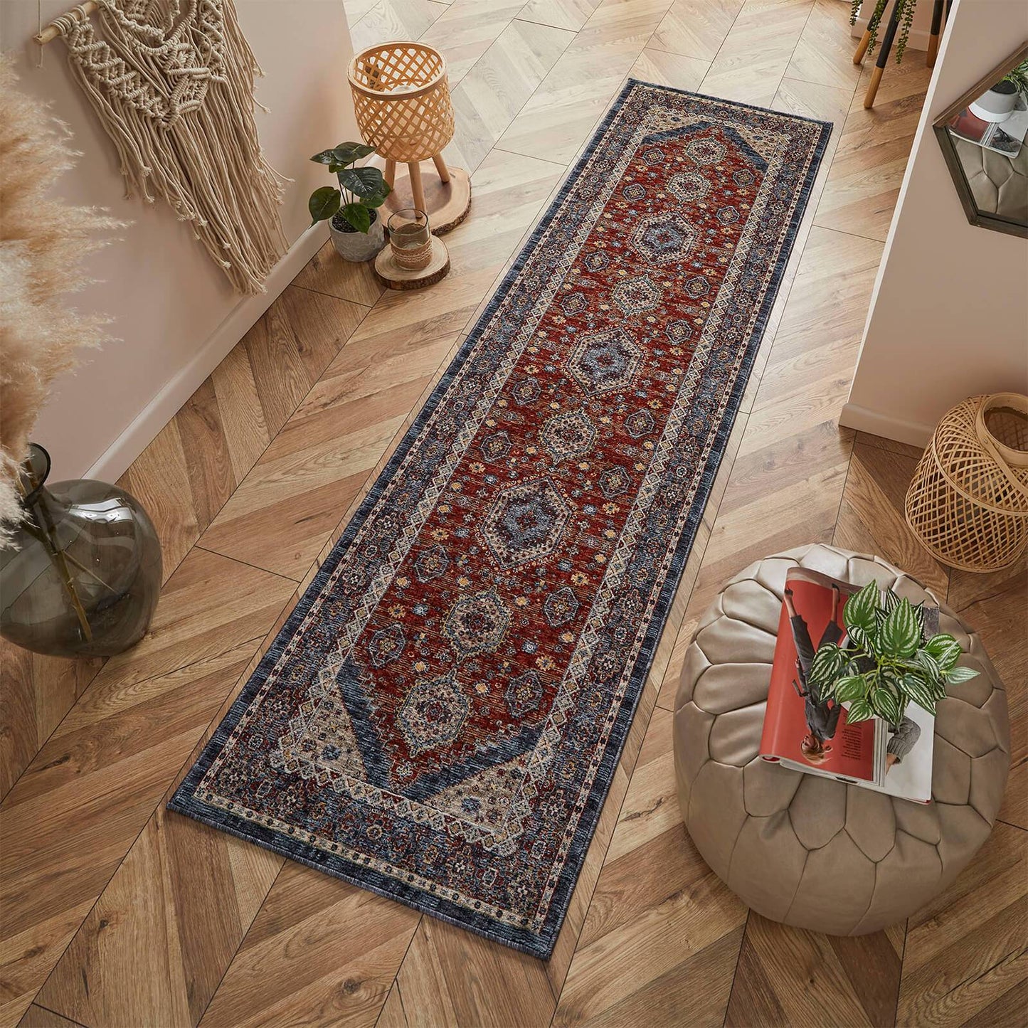 Sarouk 8022 E Red Traditional Rugs