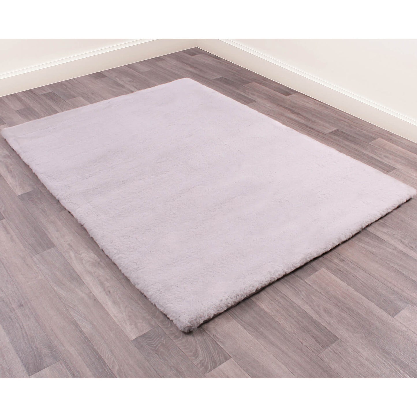 Handmade Carpets Luxe Faux Fur Plain Silver Rug