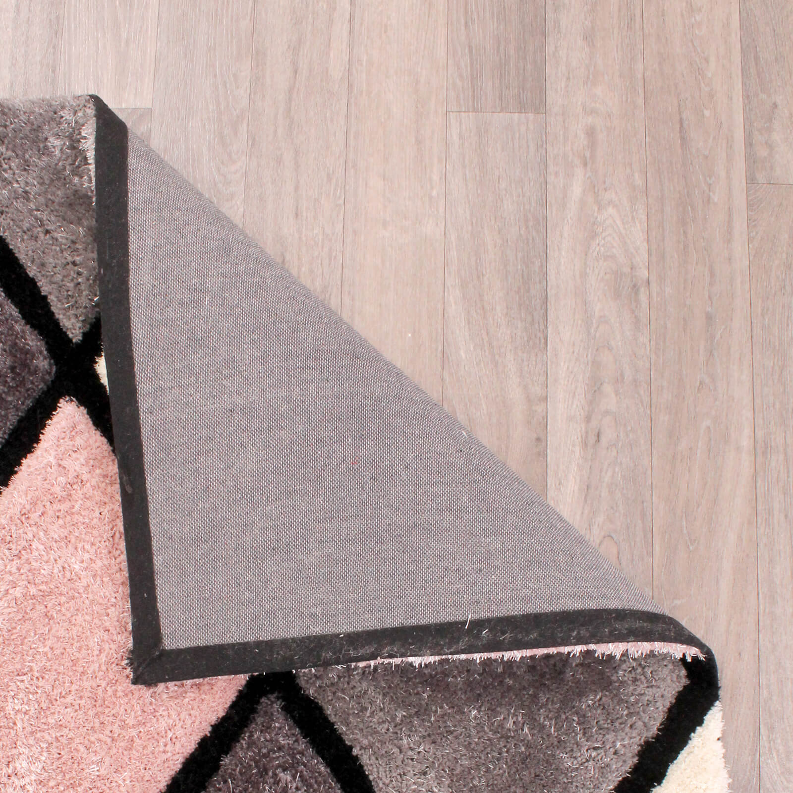 Ultimate Home Living 3D Carved Diamond Blush Rug